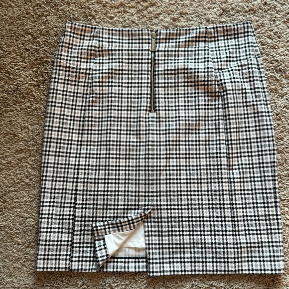 Calvin Klein pencil skirt - Picture 3 of 5